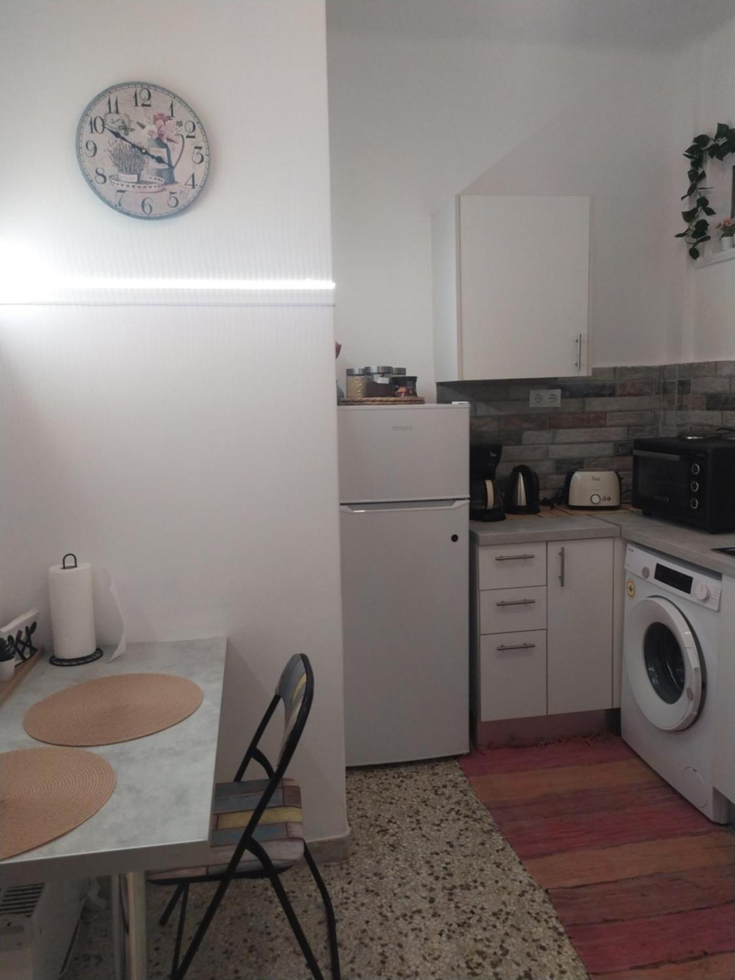 Beautiful Apartment In Athens. Bagian luar foto