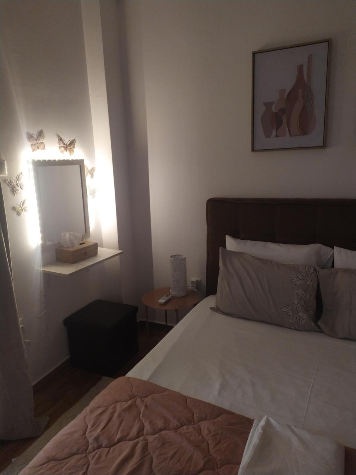 Beautiful Apartment In Athens. Bagian luar foto